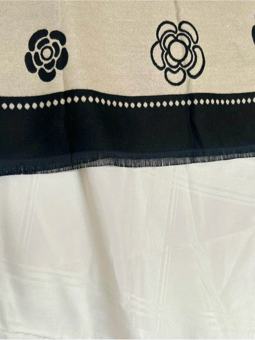 Chanel lookalike Camellia flower print jacquard reversible scarf. NWOT 24x74